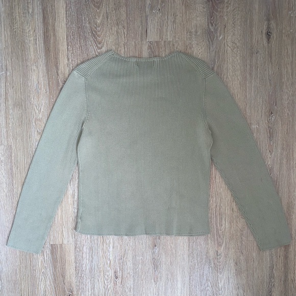 Large Eddie Bauer Women’s Long Sleeve Knit Shirt in Green - Picture 2 of 3